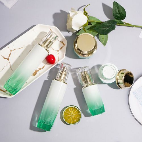 Glass Cosmetic Bottle with Dip Tube